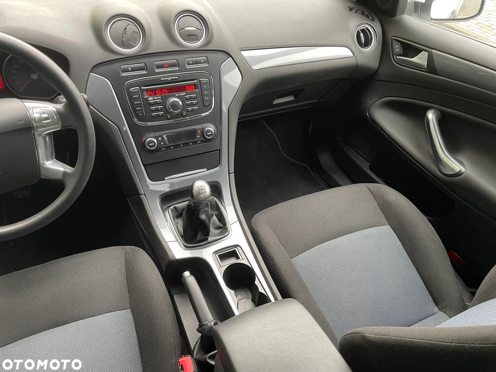 Ford Mondeo 1.6 Trend - 23