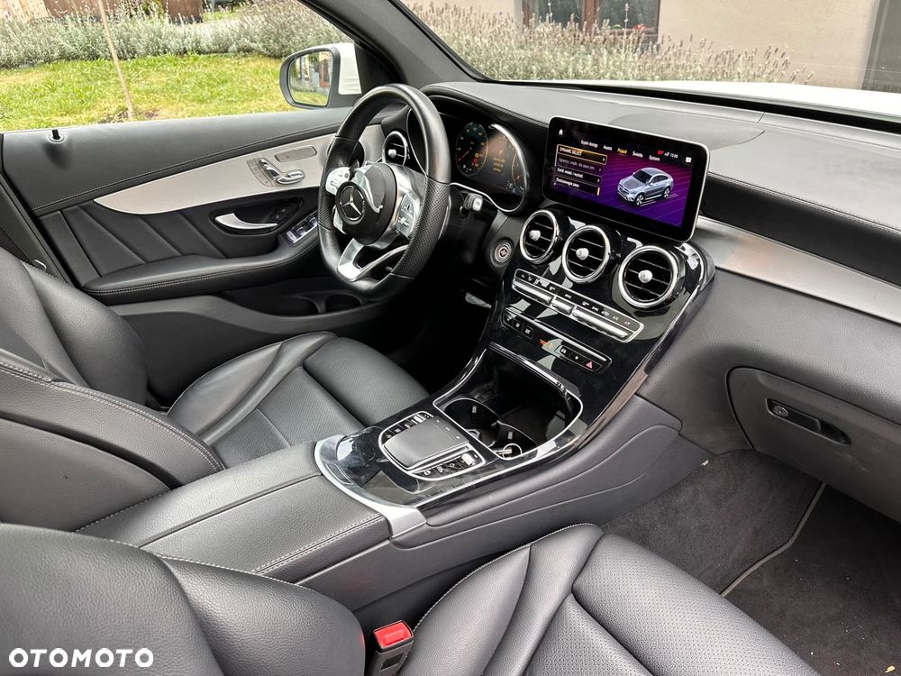Mercedes-Benz GLC 300 4Matic 9G-TRONIC AMG Line Plus - 11