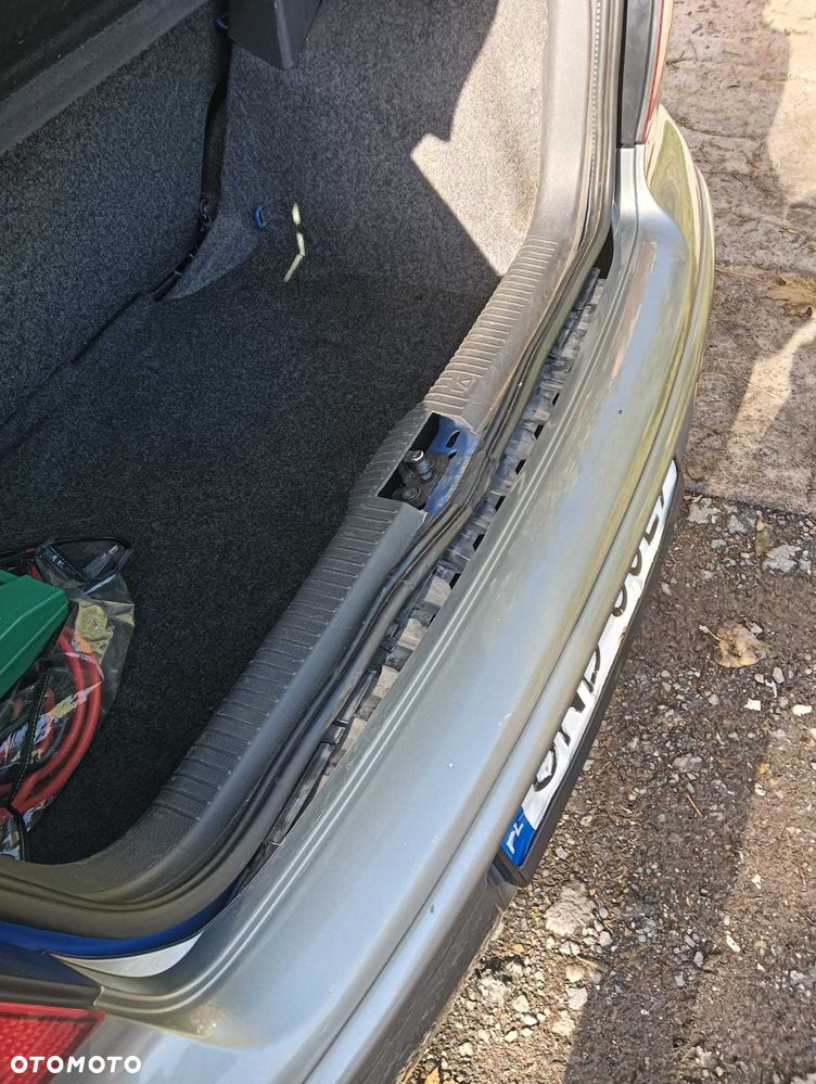 Volkswagen Polo - 8
