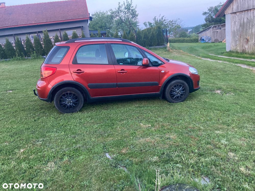 Suzuki SX4 1.6 VVT 4x4 Comfort - 4