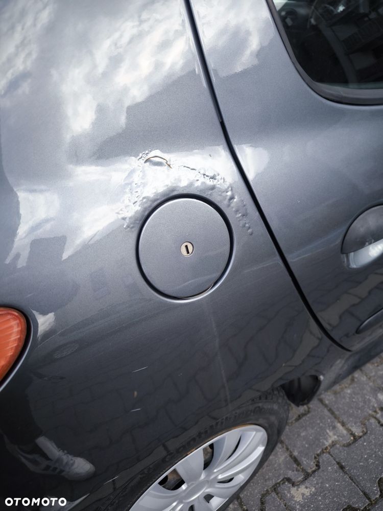 Peugeot 206 2008 photo 2