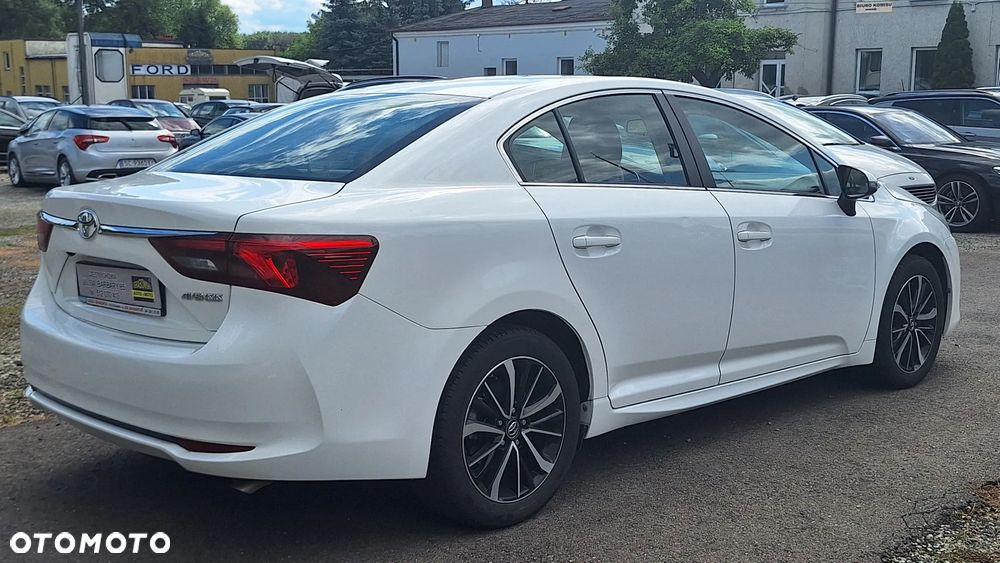 Toyota Avensis - 5