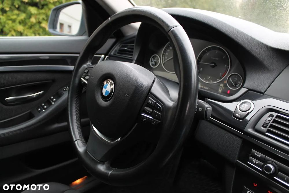 BMW Seria 5 520d Touring - 28