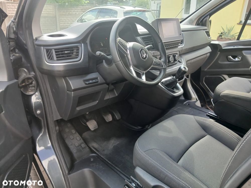 Renault Trafic 2.0 dCi - 12