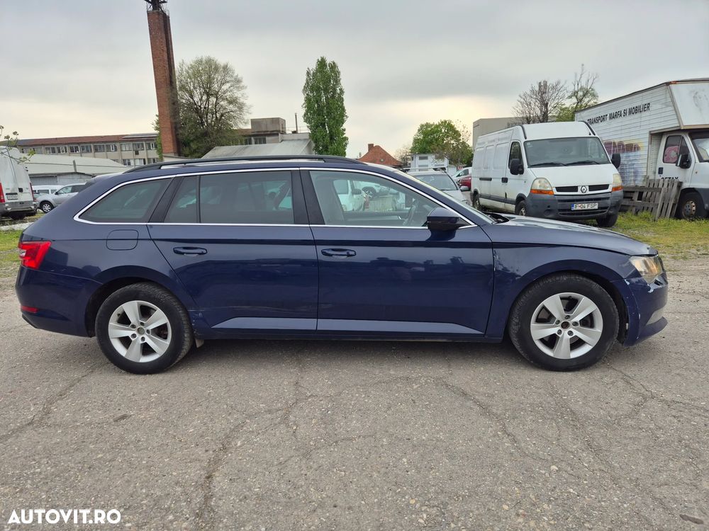 Skoda Superb 2.0 TDI DSG Ambition - 10