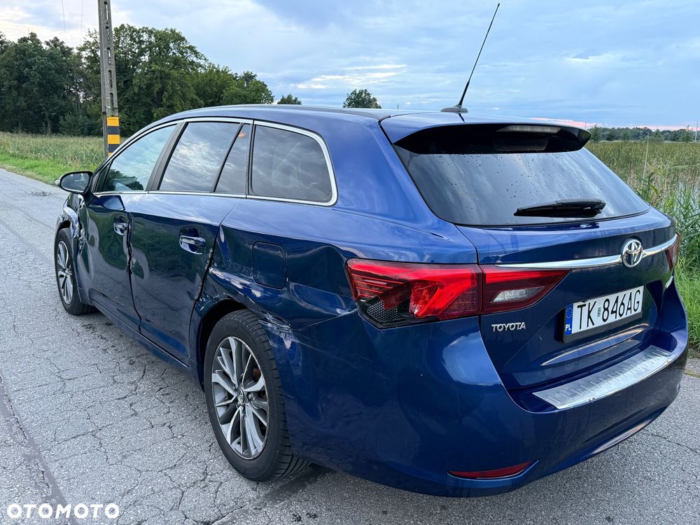 Toyota Avensis 1.6 D-4D Premium - 5
