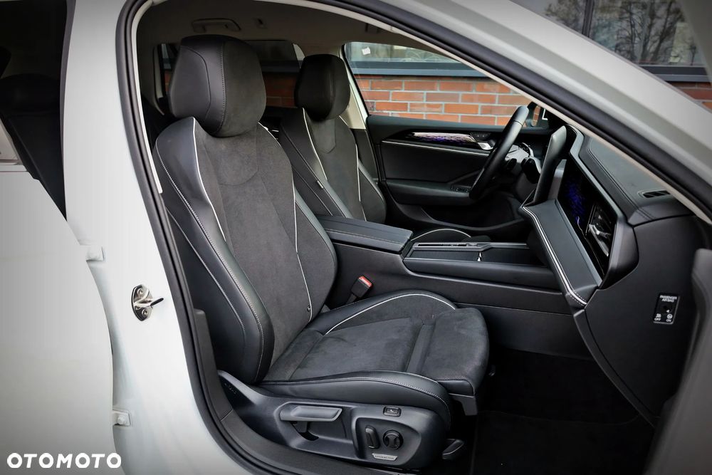 Volkswagen Passat ver-2-0-tdi-scr-elegance-dsg - 24