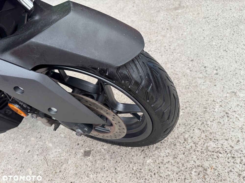 Yamaha X-max - 16