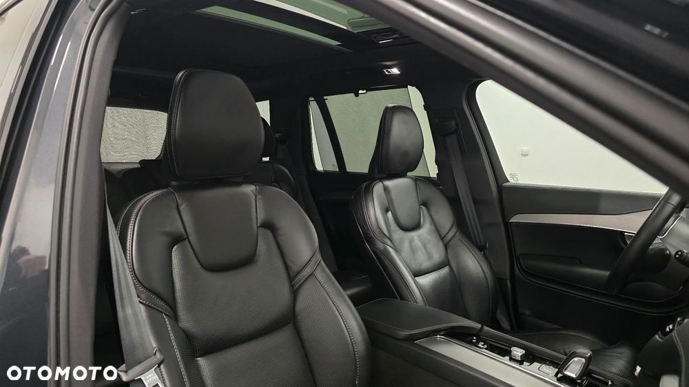 Volvo XC 90 B5 D AWD Plus Dark - 25
