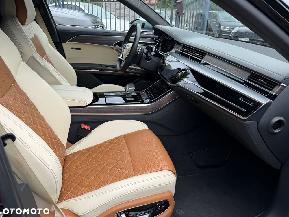 Audi S8 - 40