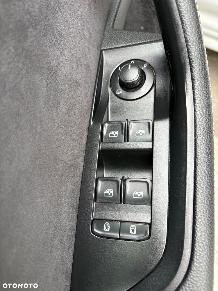 Skoda Superb 1.5 TSI Sportline DSG - 16