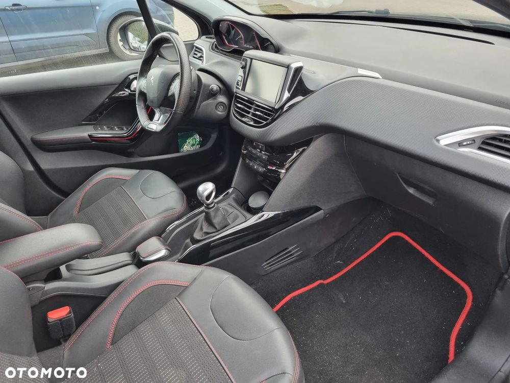 Peugeot 2008 PureTech 130 GT - 11