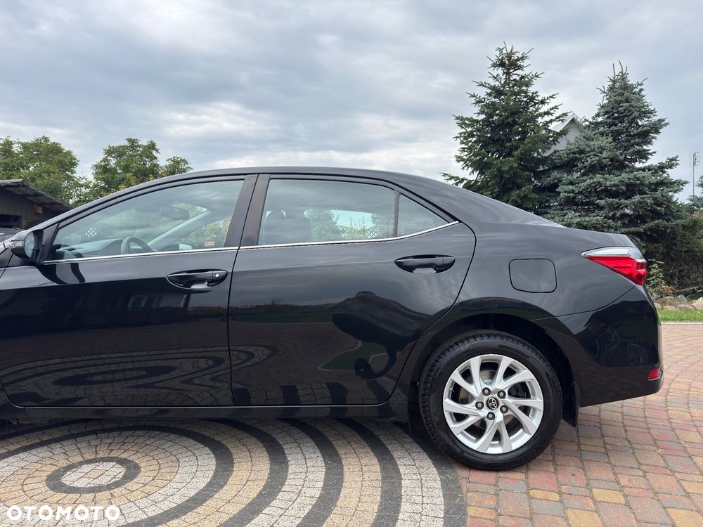 Toyota Corolla - 13