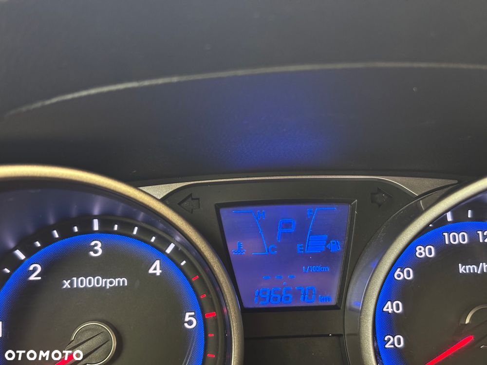 Hyundai Tucson 2.0 CRDi 2WD Automatik GLS - 24