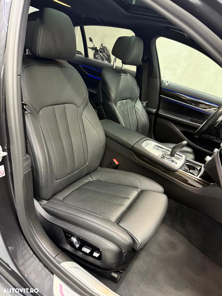 BMW Seria 7 730d xDrive MHEV - 23