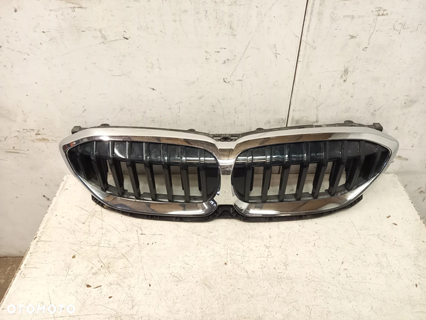 Bmw 3 G20 G21 G28 pas wzmocnienie atrapa zaluzja wlot aktywny