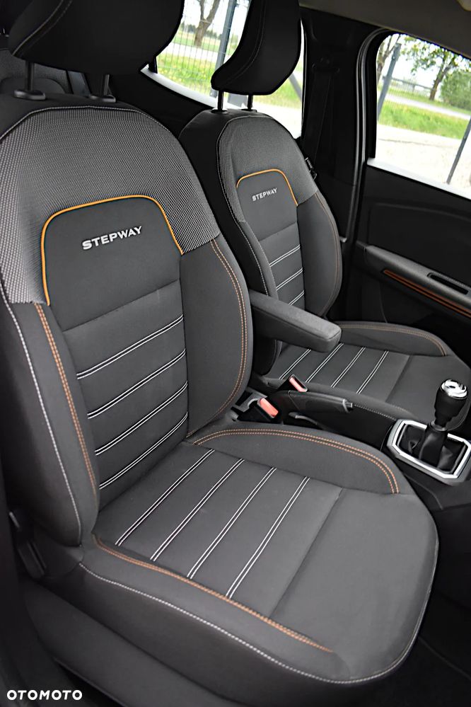 Dacia Sandero Stepway TCe 100 Prestige - 32