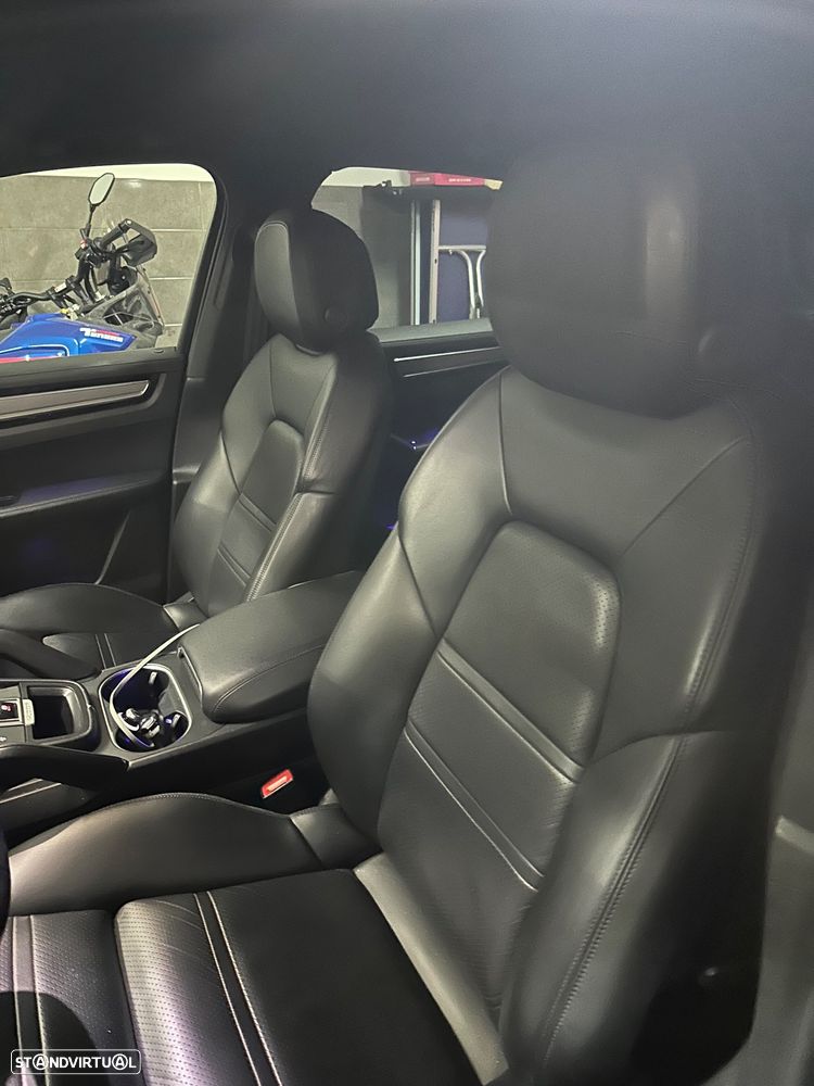 Porsche Cayenne E-Hybrid - 11