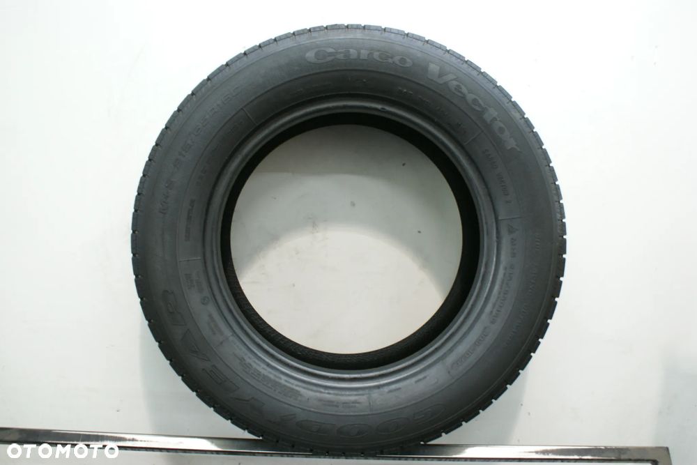 215/65R16C GOODYEAR CARGO VECTOR 2 , 6,5mm . - 4