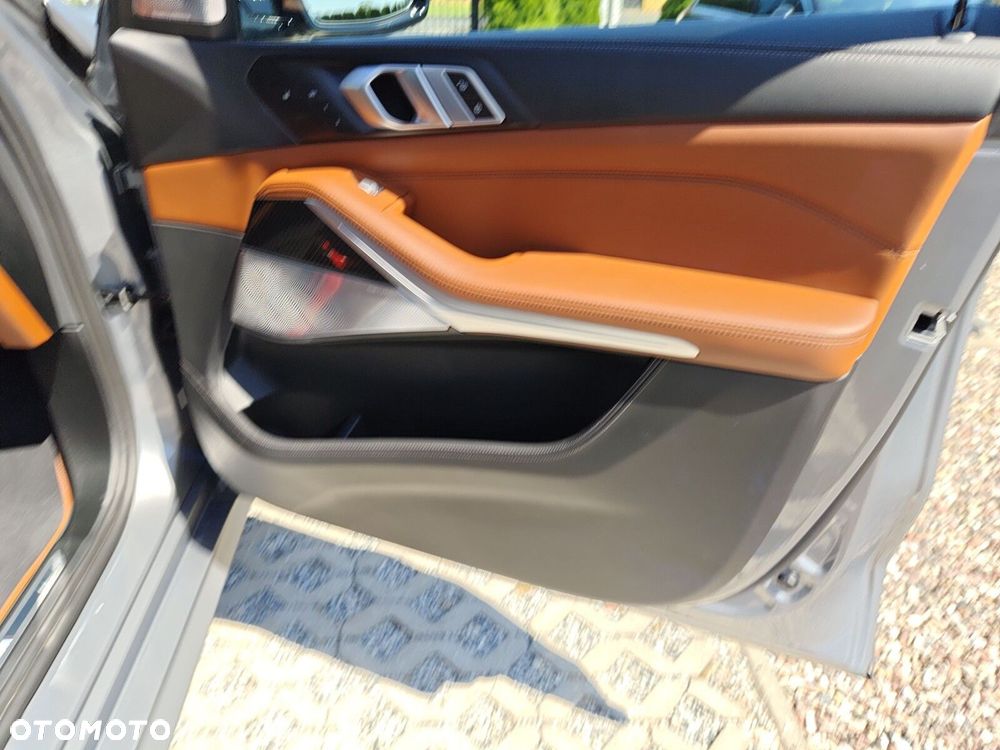BMW X7 - 28