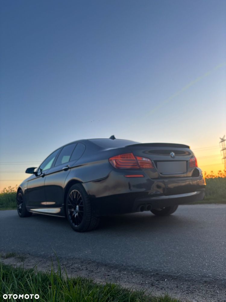 BMW Seria 5 528i - 4