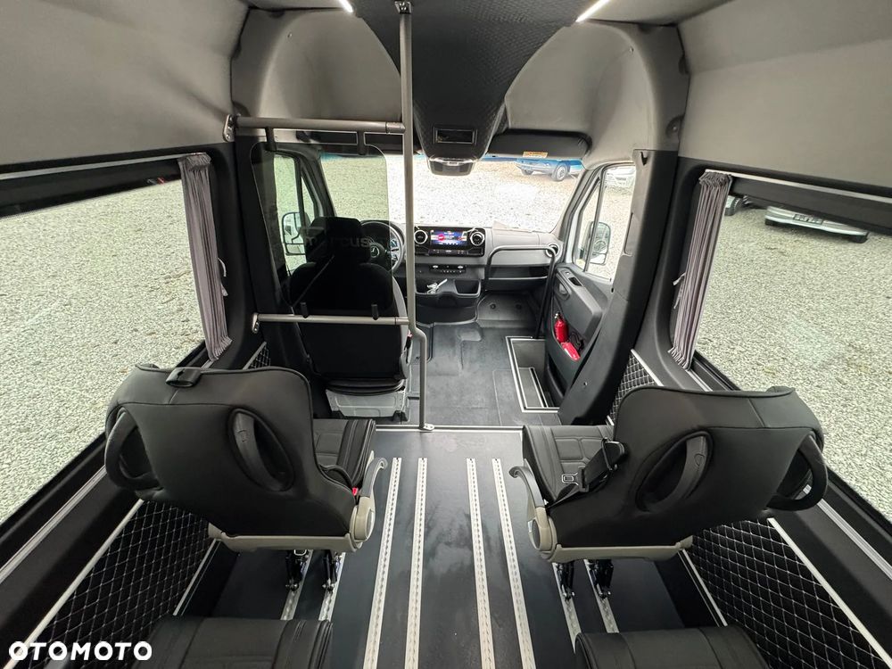 Mercedes-Benz Sprinter - 14