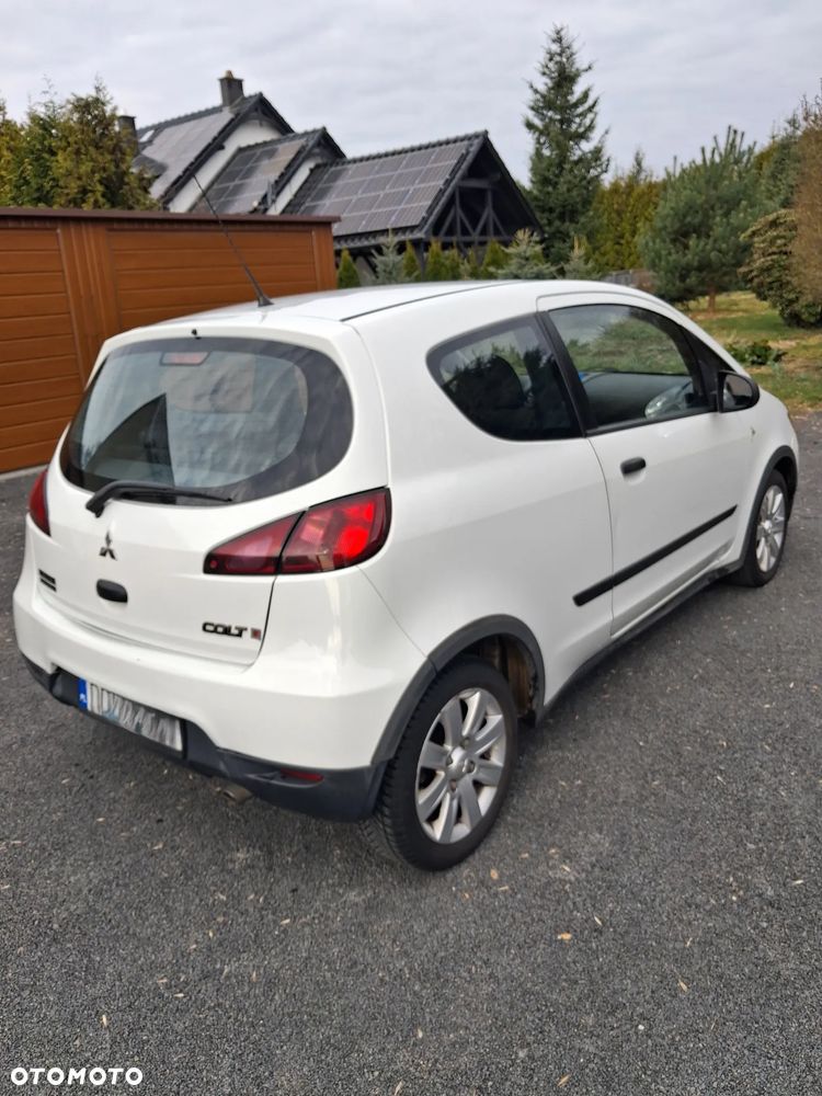 Mitsubishi Colt - 10