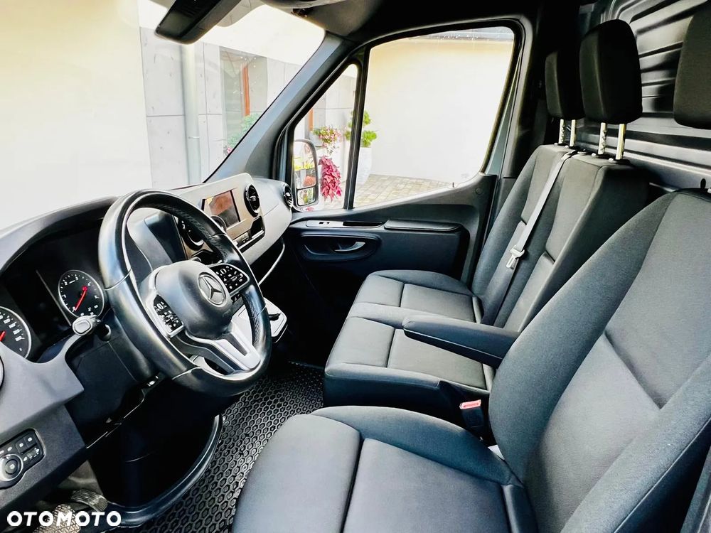 Mercedes-Benz Sprinter - 9