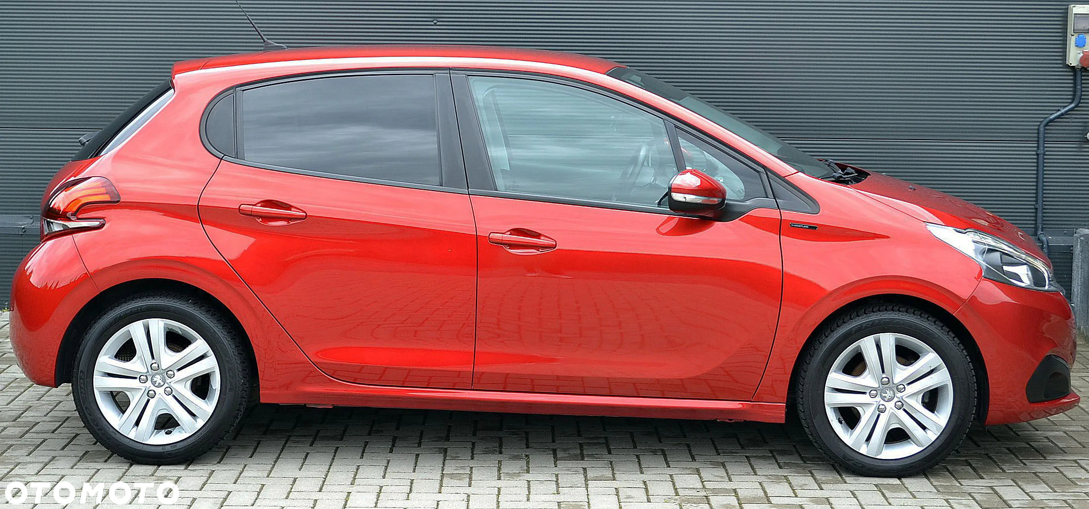 Peugeot 208 - 5