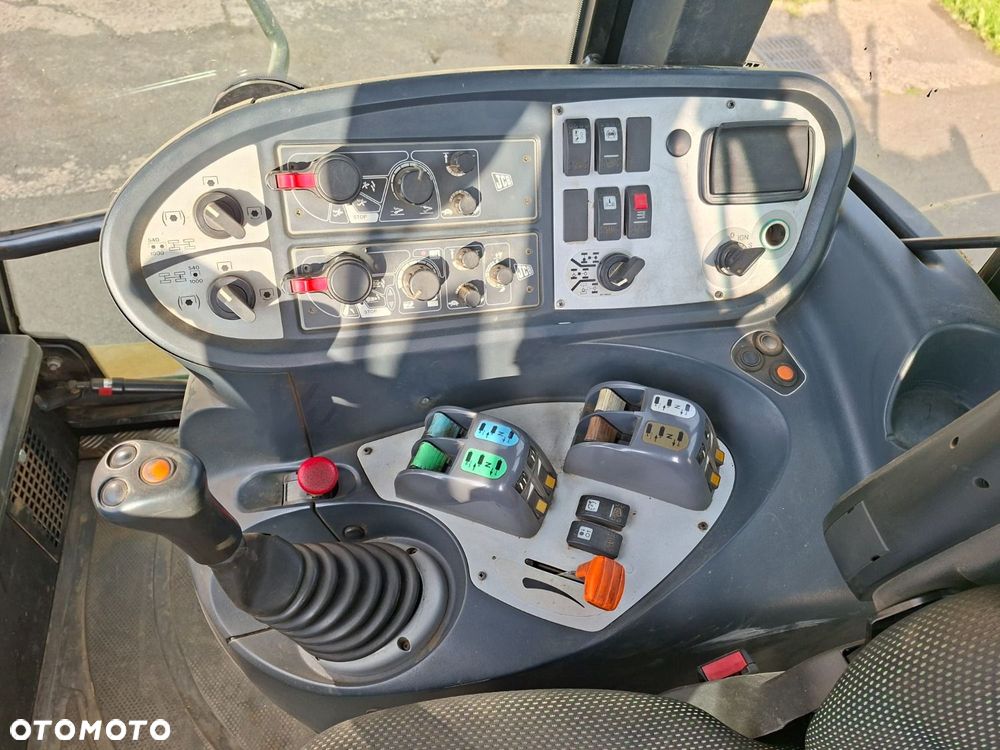 JCB Fastrac 3230 4X4 - 13