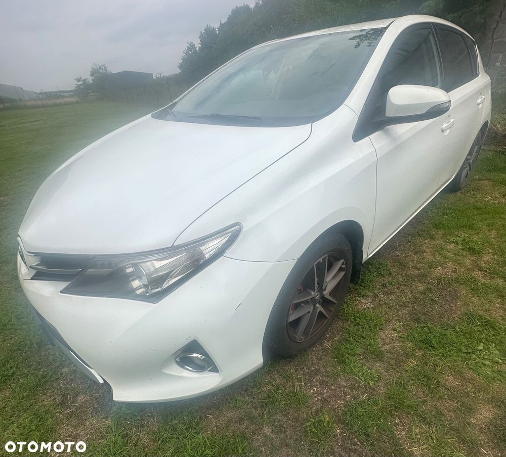 Toyota Auris 1.4 D-4D Comfort - 1