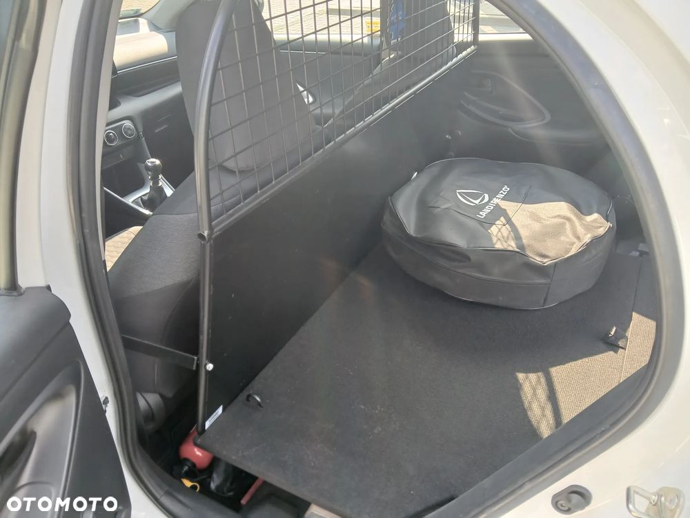 Toyota Yaris 1.5 Comfort - 10