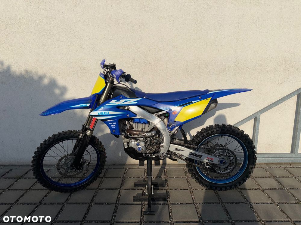 Yamaha YZF - 1