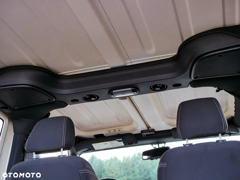 Jeep Wrangler - 40