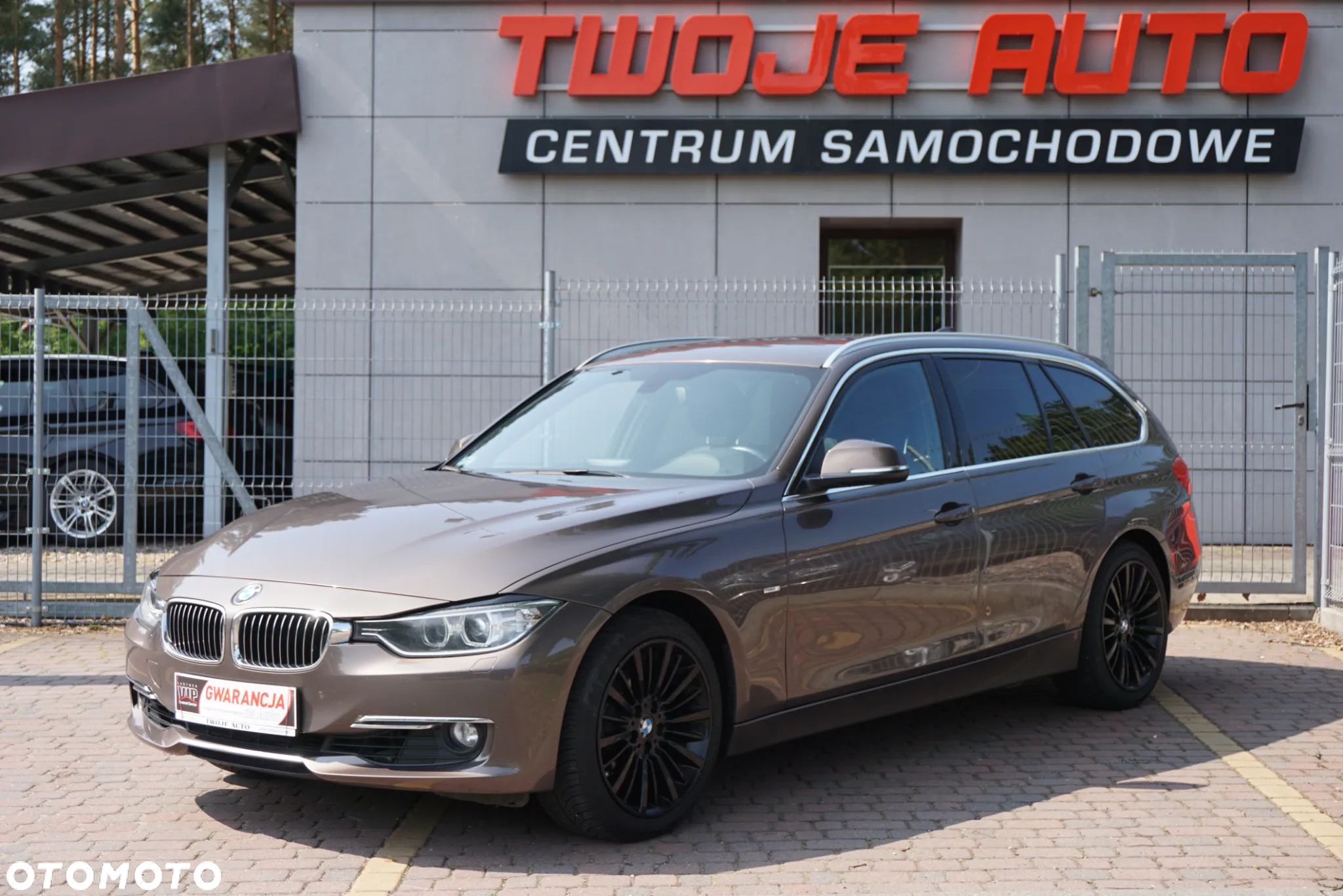 BMW Seria 3 318d Touring Luxury Line - 1