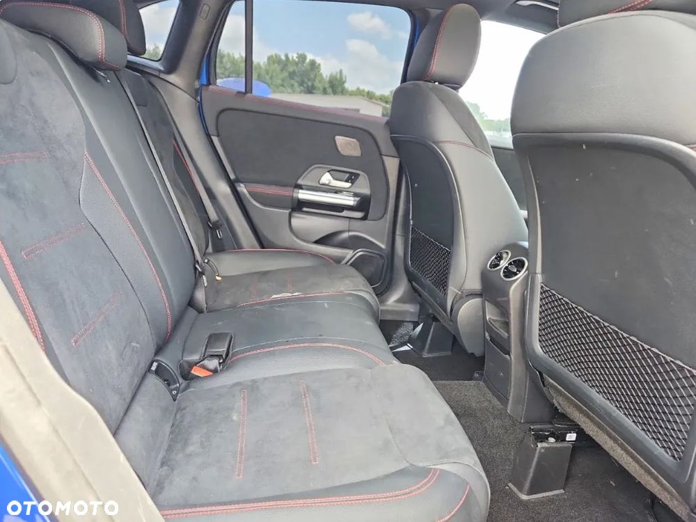 Mercedes-Benz GLA 250 4-Matic AMG Line - 8