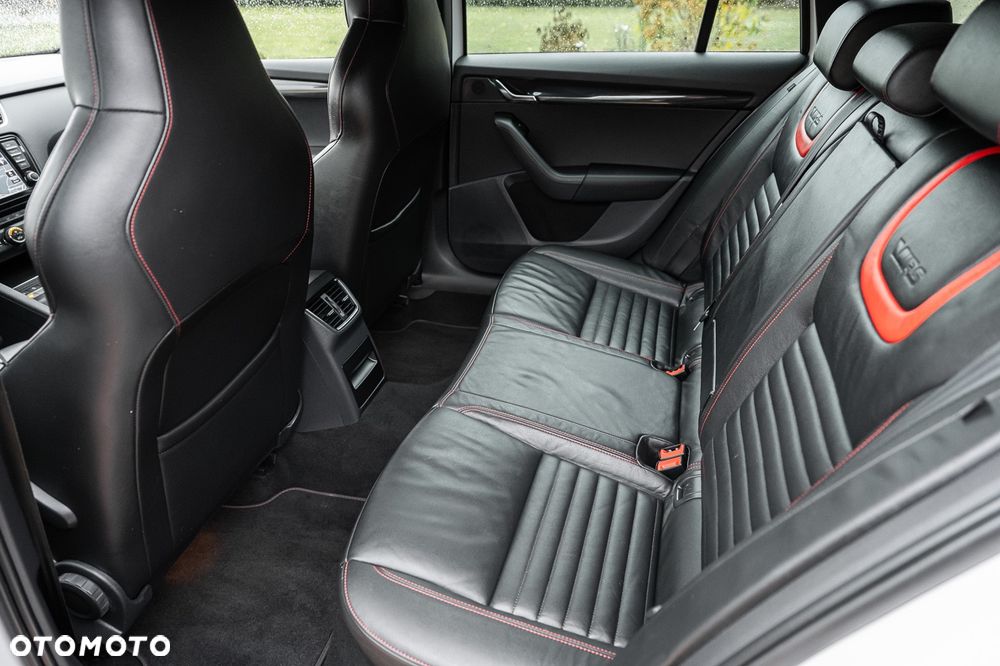 Skoda Octavia 2.0 TSI RS DSG - 31