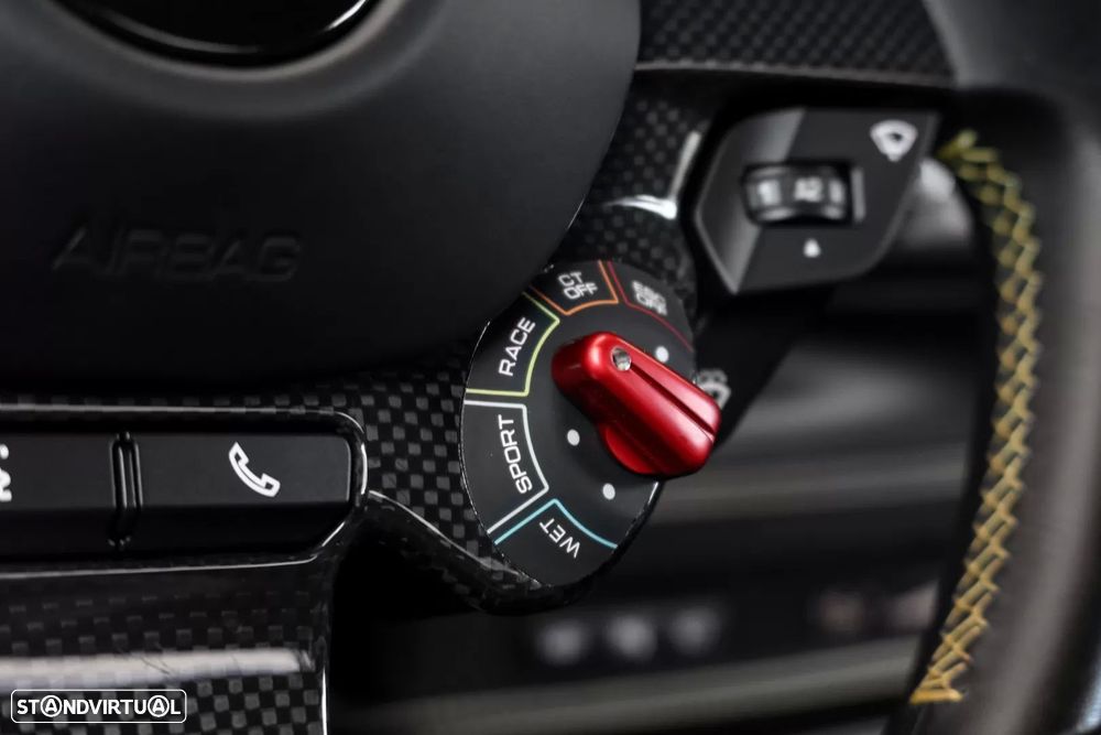 Ferrari F8 Tributo 3.9 Twin-Turbo V8 — fotografia 10