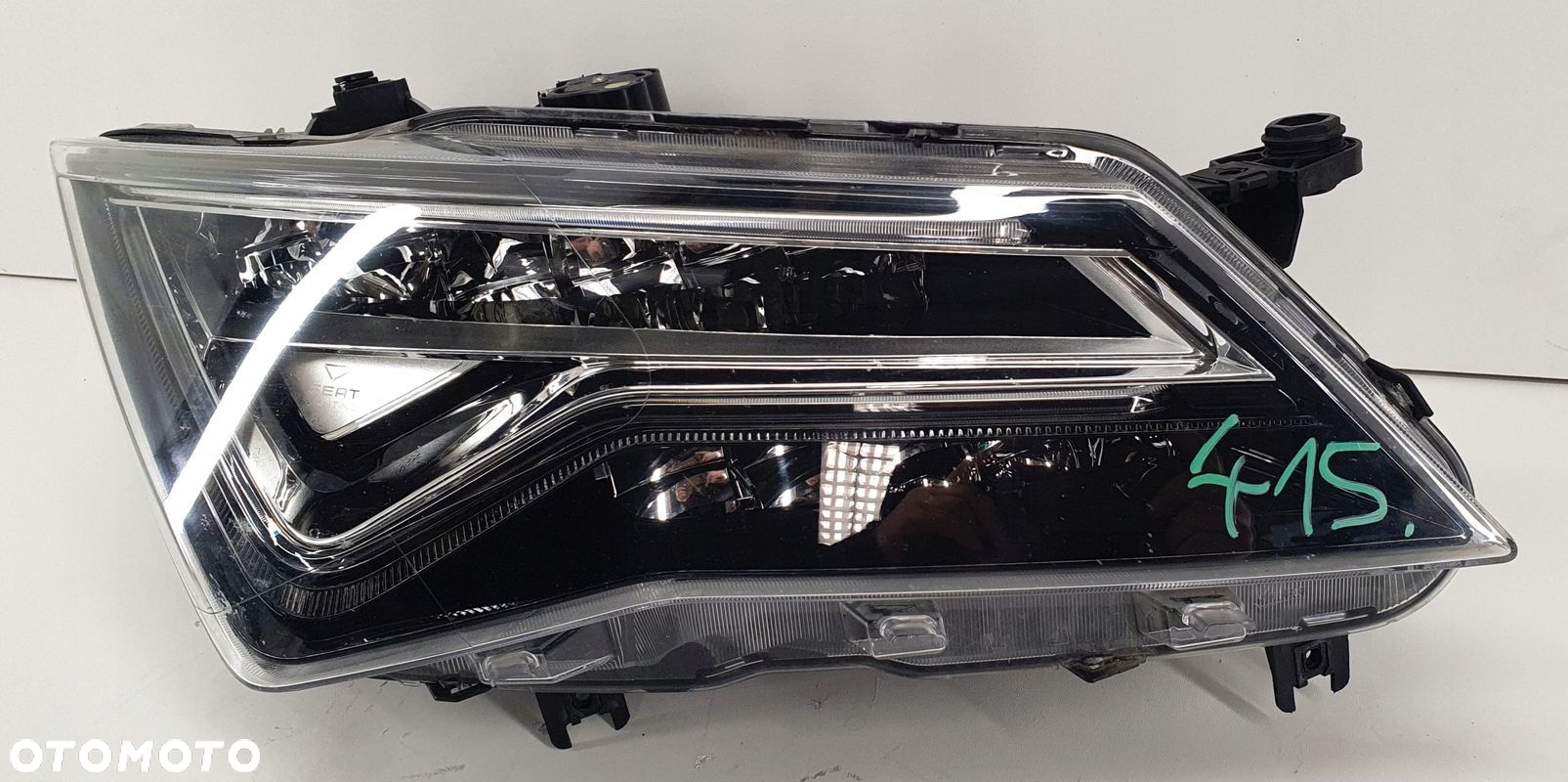 Seat Ateca 576 LED lampa prawa przednia przód - 2