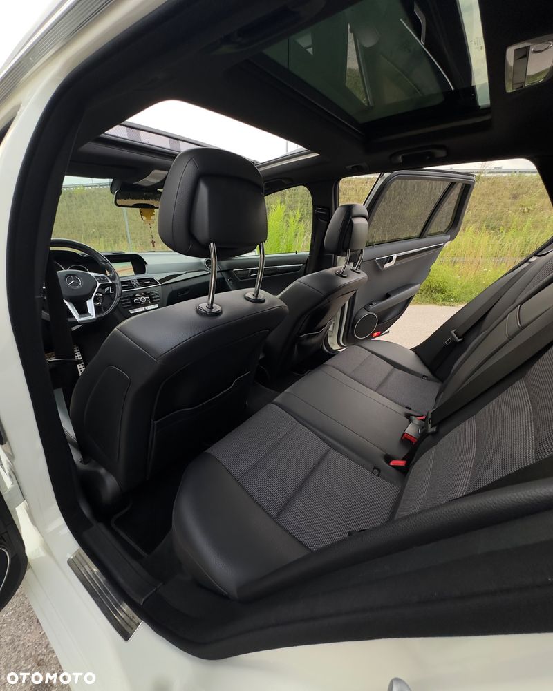 Mercedes-Benz Klasa C 220 CDI BlueEff 4-Matic Avantgarde - 24