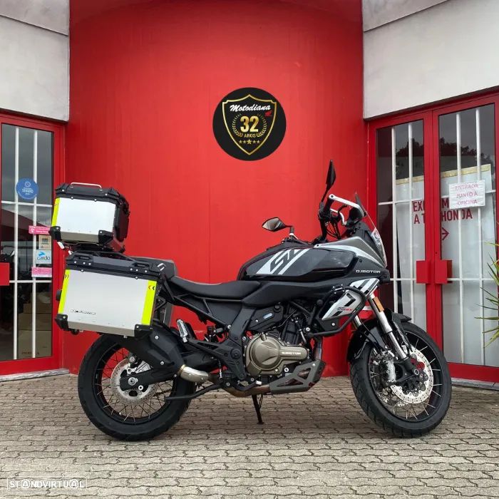 QJ Motor SRT 600SX com 6 anos de garantia + kit de malas original - 2