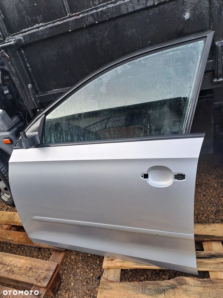 Skoda Rapid 5D HB drzwi klapa kod lakieru 9156 LA7W i inne - 7