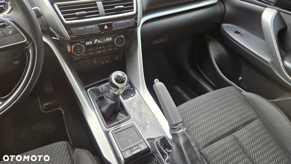 Mitsubishi Eclipse Cross 1.5 T GPF Invite Plus - 23