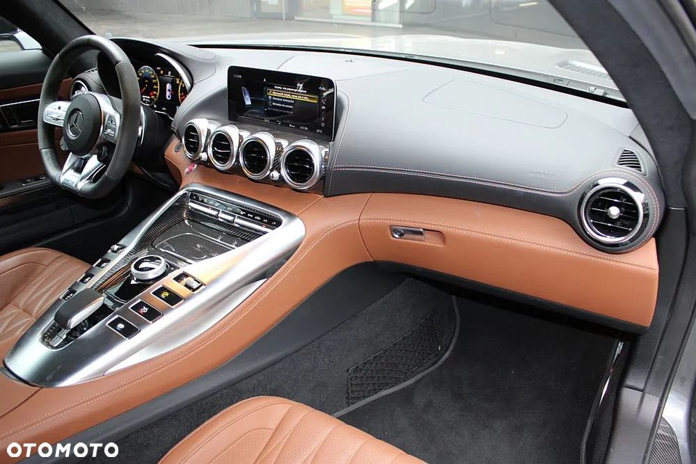 Mercedes-Benz AMG GT C - 19