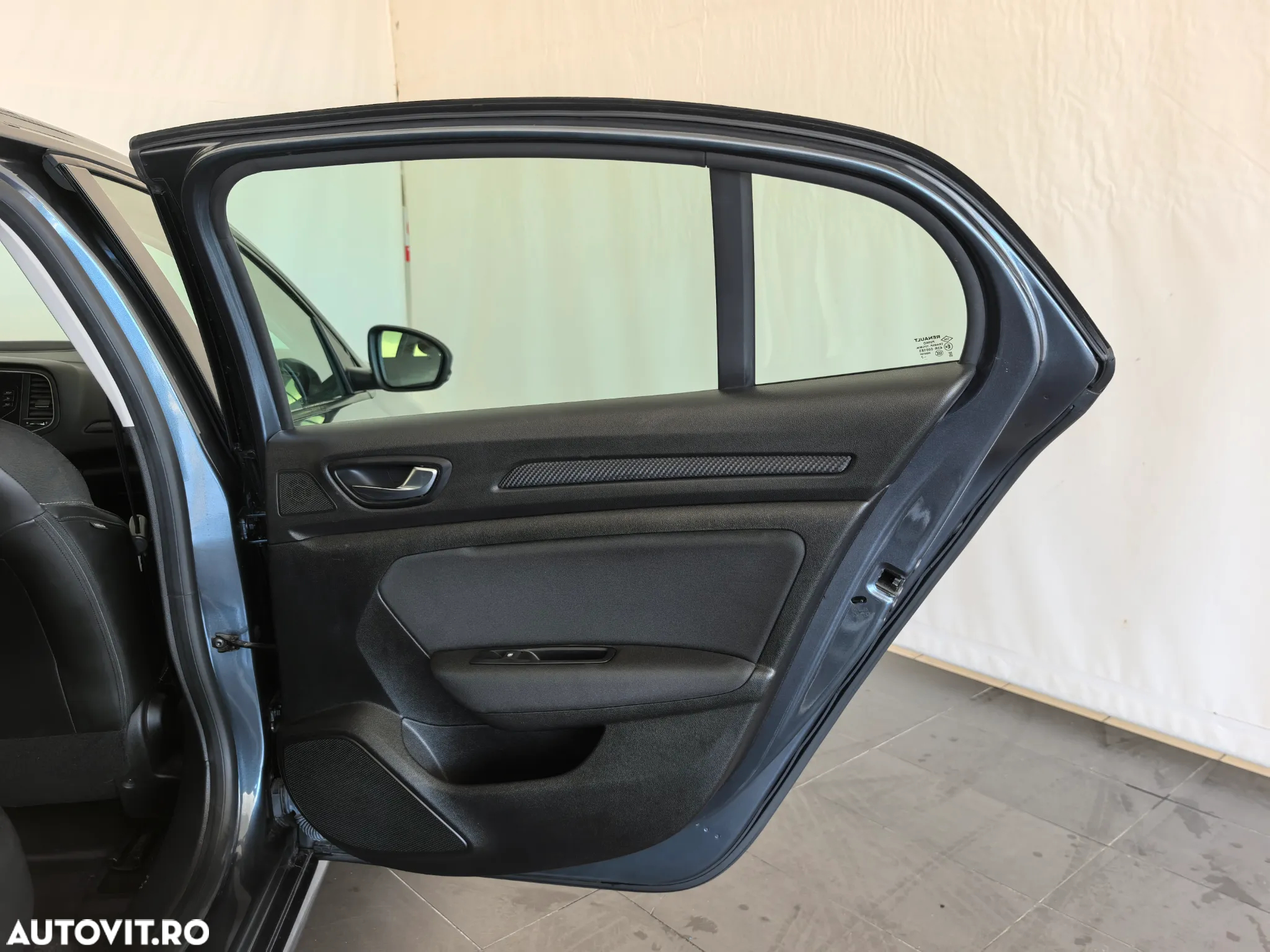 Renault Megane ENERGY TCe Zen - 24
