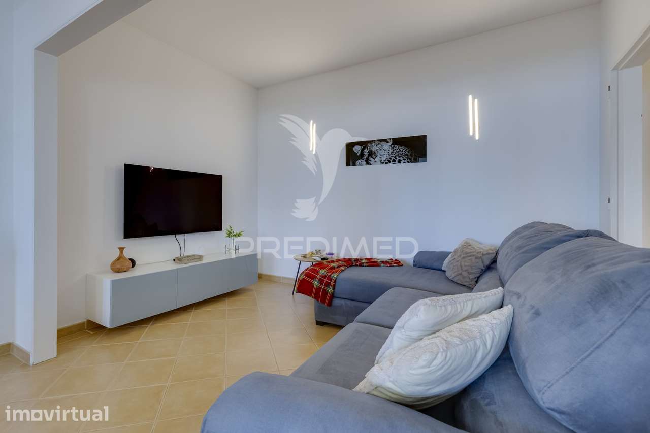 Apartamento T3 espaçoso com marquise e terraço no centro de Portimão - Grande imagem: 4/40