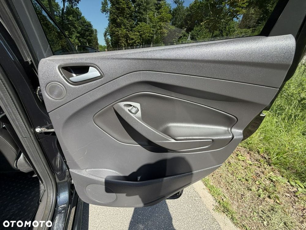 Ford Kuga - 29