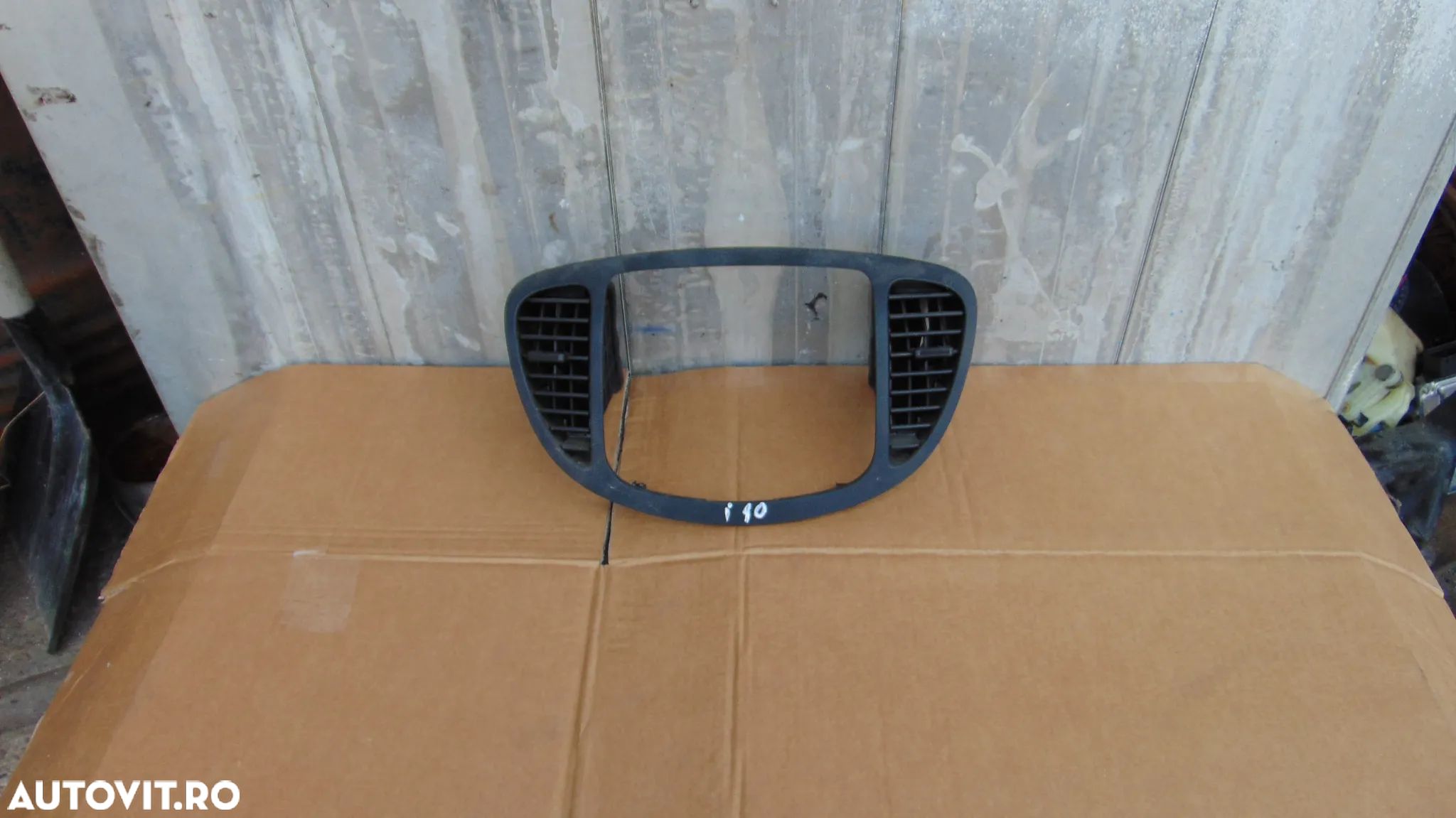 Vand Grila ventilatie stanga/dreapta de bord Hyundai i 10 an 2010 - 1