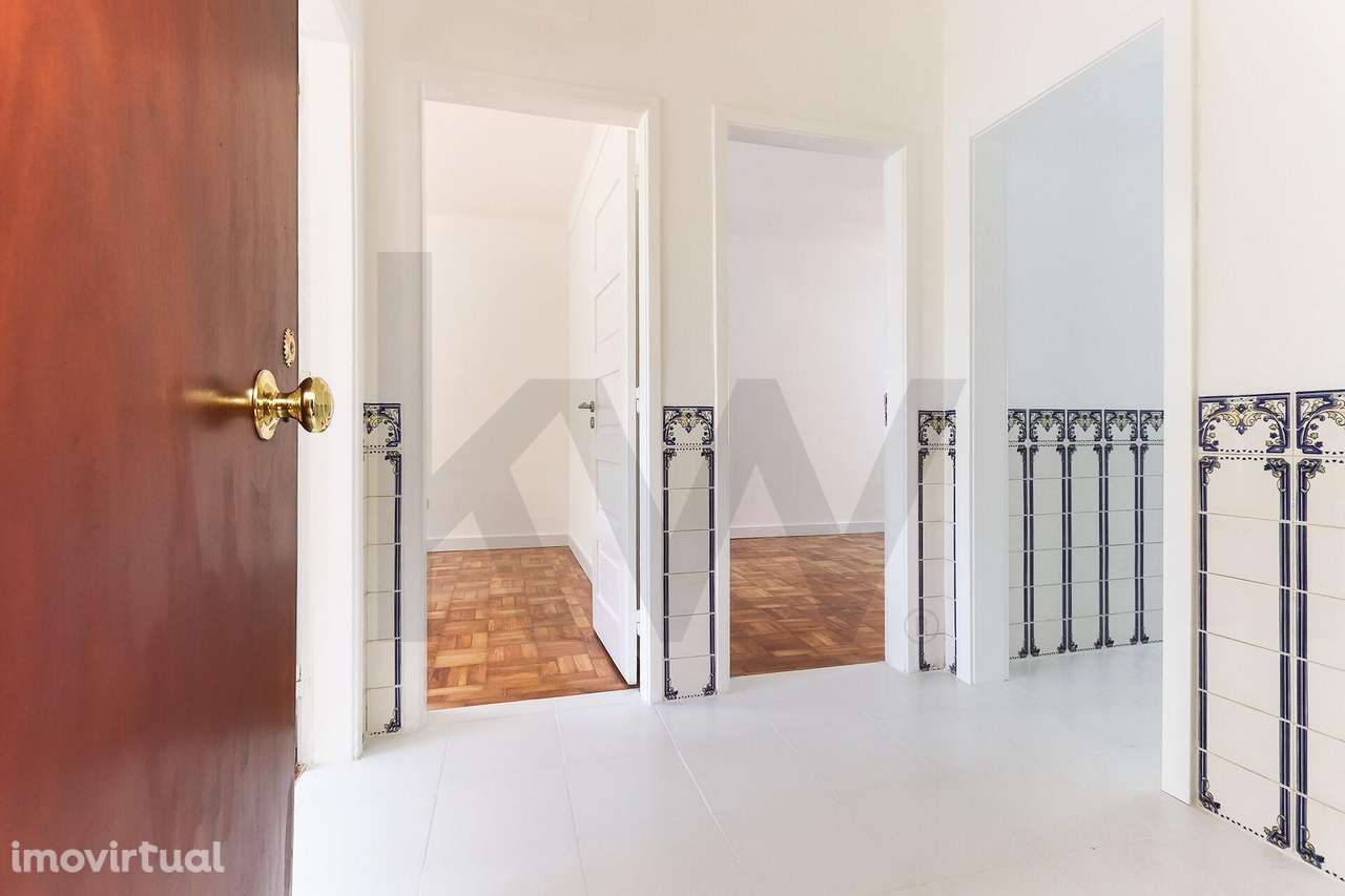 Apartamento de tipologia T2 para arrendar em rua central de Linda-a-Ve - Grande imagem: 4/19