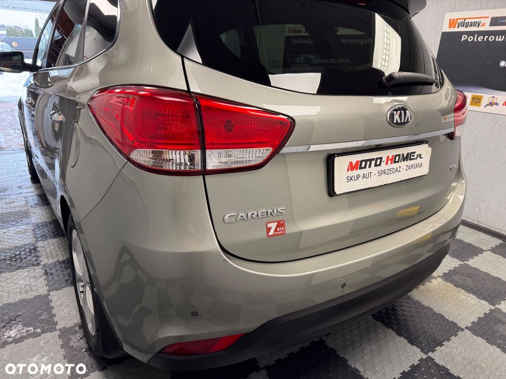 Kia Carens - 19